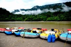 Rafts-tied-up-on-the-lower-Rio-Marañón